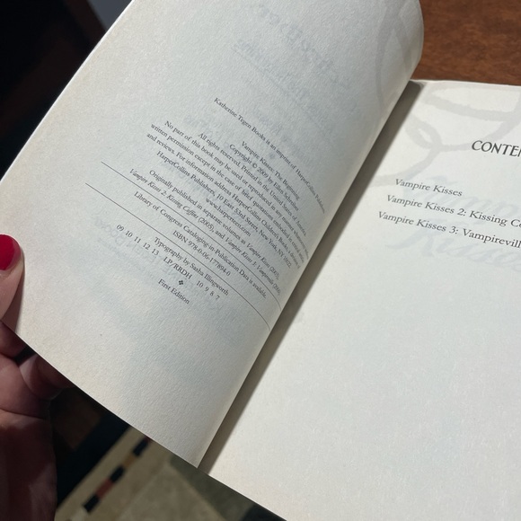 📖 Vampire Kisses: The Beginning by Ellen Schreiber (Paperback) - Picture 4 of 5